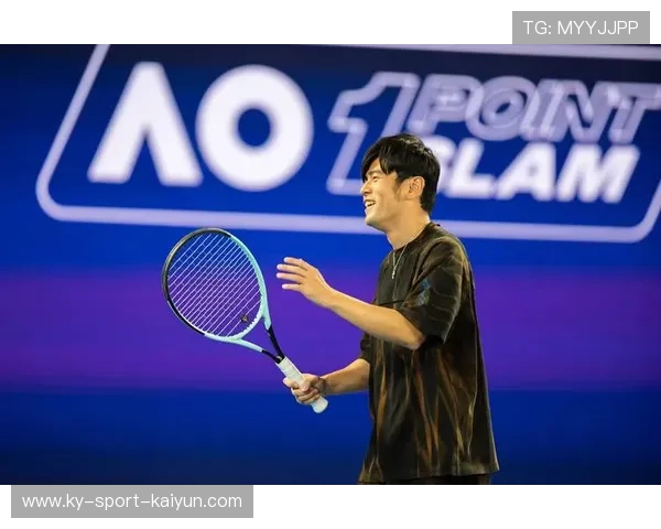 网球战中一记直线制胜球被封神